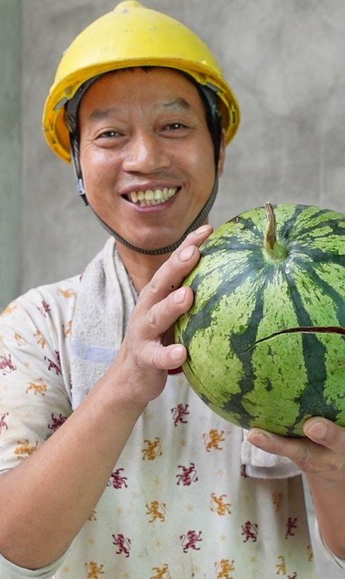 工地吃瓜视频,揭秘工地生活百态 工地吃瓜视频,揭秘工地生活百态