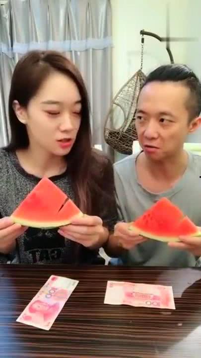 吃瓜夫妇搞笑视频在线观看,欢乐瞬间,笑料连连 吃瓜夫妇搞笑视频在线观看,欢乐瞬间,笑料连连