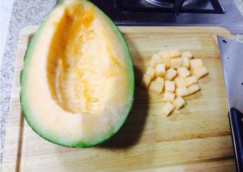 吉米吃哈密瓜视频,吉米畅享哈密瓜美味时光